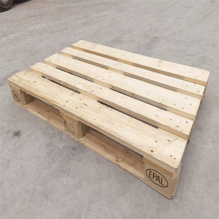 Euro-paletten van hout met twee gezichten